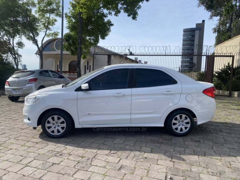 FORD - KA - 2017/2018 - Branca - R$ 39.900,00